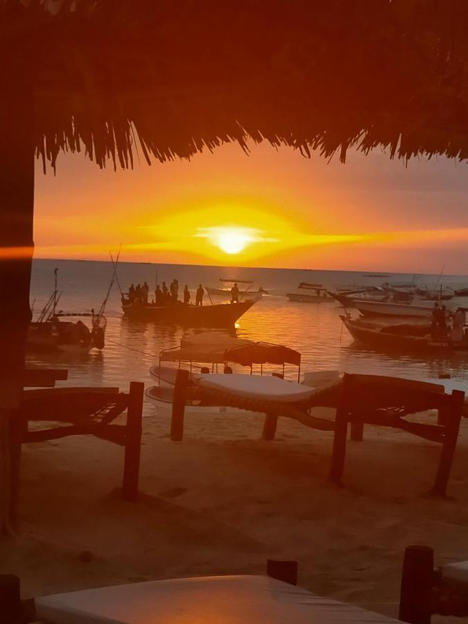 Mano Kendwa Beach Экстерьер фото